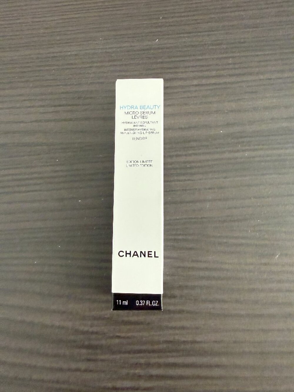 Chanel Hydra Beauty Micro Sérum Lèvres intense hydrating replenishing lip serum.